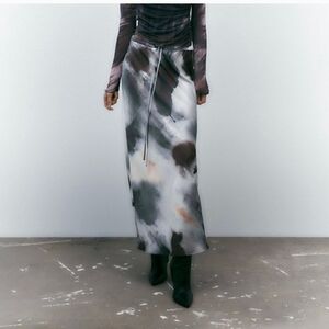 Zara Satin Effect Printed Skirt  Size Medium